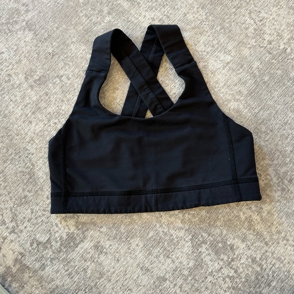 Lululemon black sports bra size 4 - Picture 2 of 3